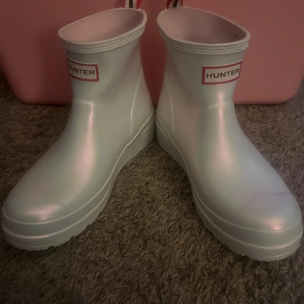 Hunter Original Play Short Nebula White Iridescent Rain Boots Women 6 WFS2020NEB